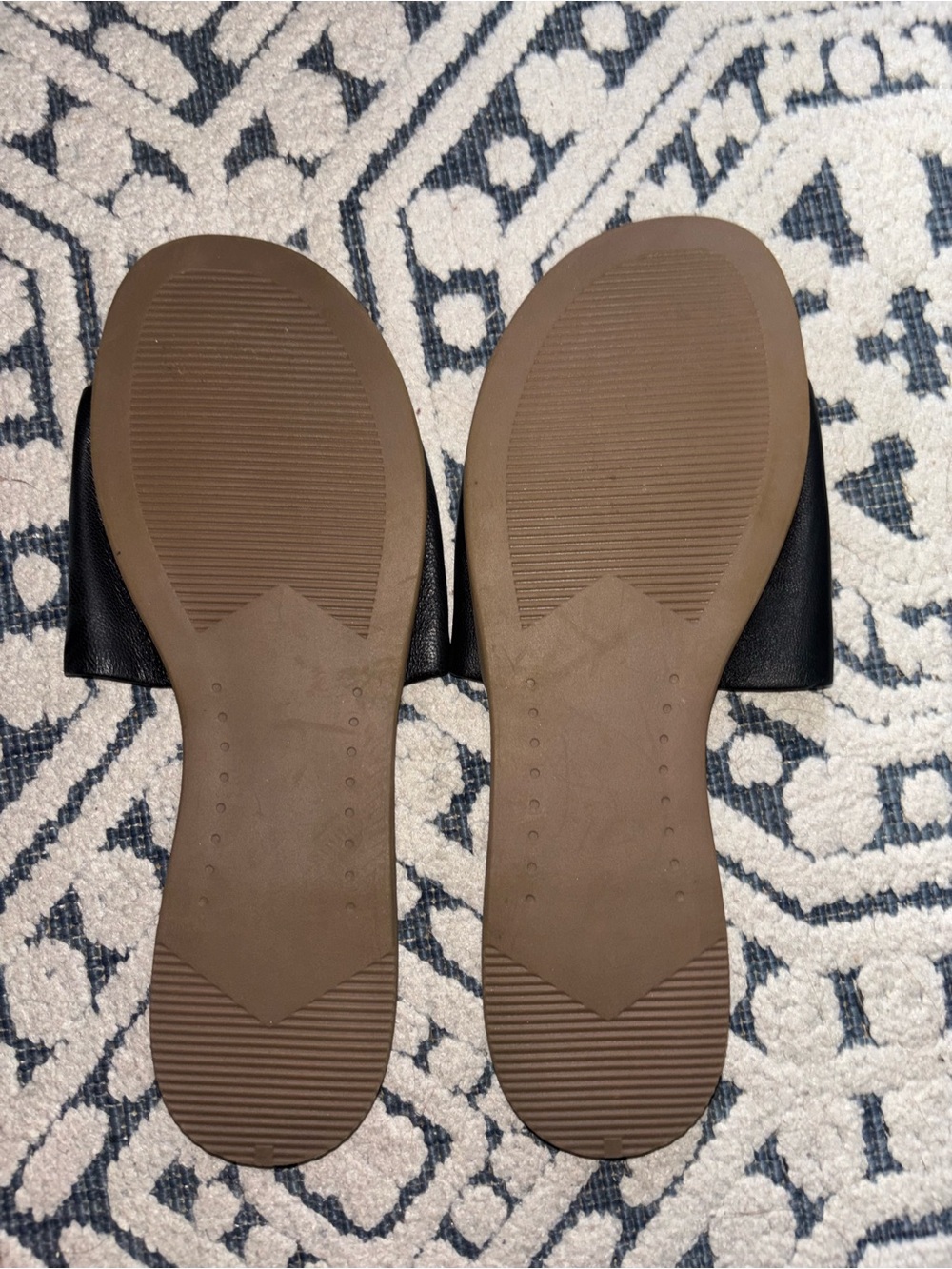 Steve Madden Black Slide Sandals KAILEY size 8 like NEW - Picture 2 of 3